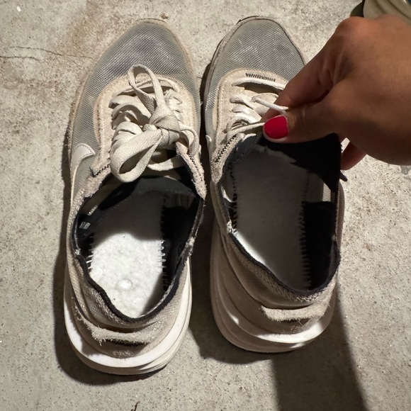 Nike Waffle One Women’s Sneakers - Picture 4 of 7